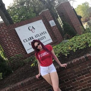 Meet your Posher, Joi